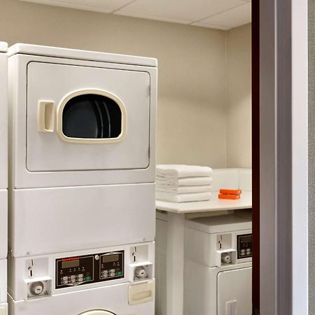 Hampton Inn & Suites By Hilton Manchester Bedford Ngoại thất bức ảnh