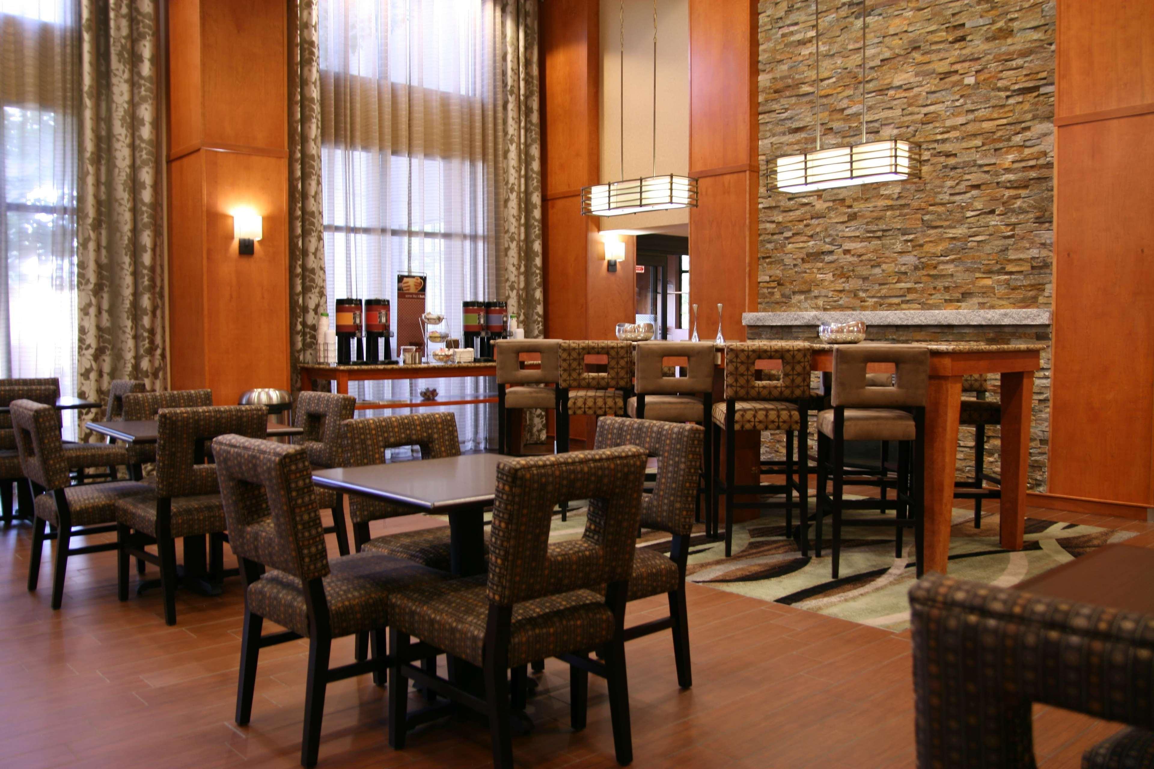Hampton Inn & Suites By Hilton Manchester Bedford Ngoại thất bức ảnh