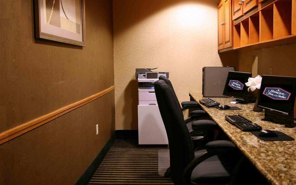 Hampton Inn & Suites By Hilton Manchester Bedford Ngoại thất bức ảnh