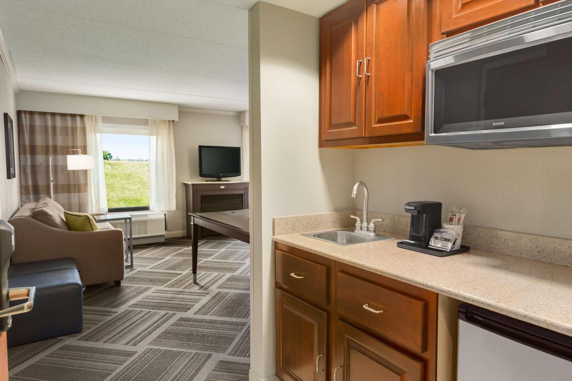 Hampton Inn & Suites By Hilton Manchester Bedford Ngoại thất bức ảnh