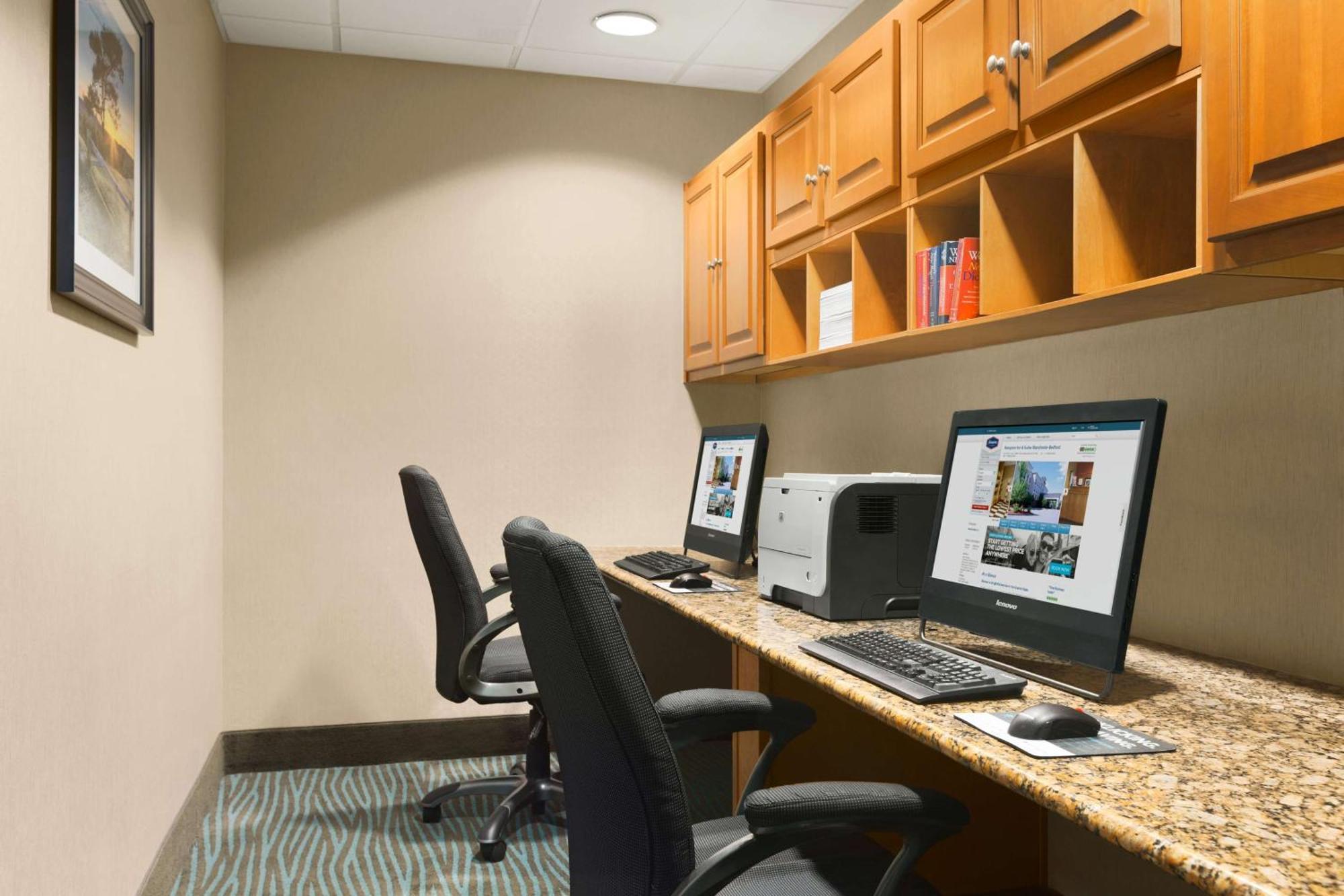 Hampton Inn & Suites By Hilton Manchester Bedford Ngoại thất bức ảnh