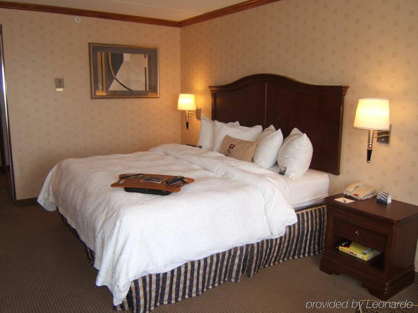 Hampton Inn & Suites By Hilton Manchester Bedford Phòng bức ảnh