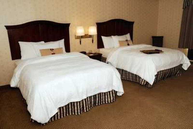 Hampton Inn & Suites By Hilton Manchester Bedford Ngoại thất bức ảnh