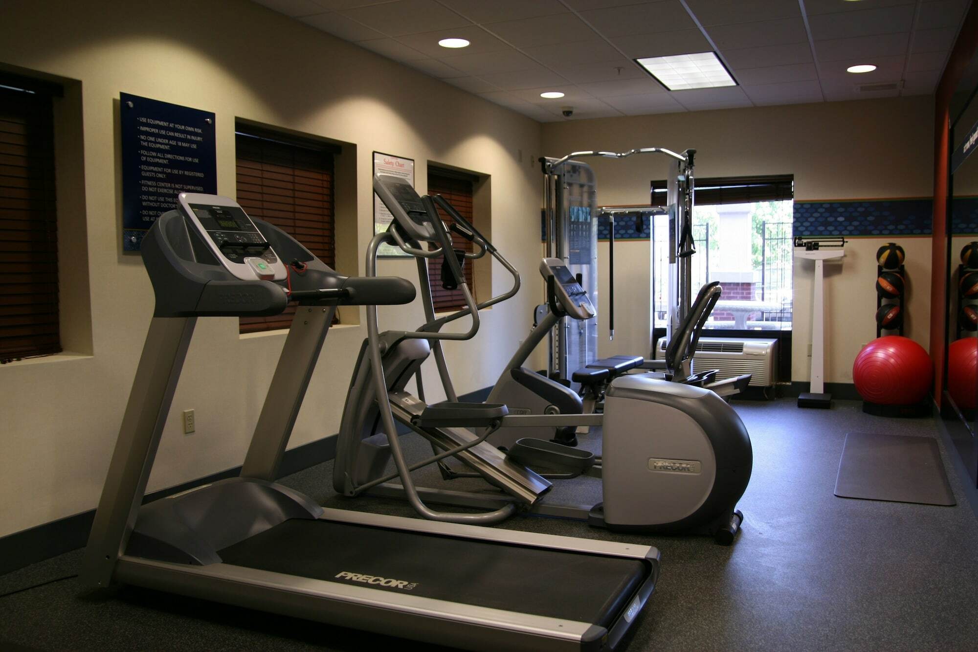 Hampton Inn & Suites By Hilton Manchester Bedford Ngoại thất bức ảnh